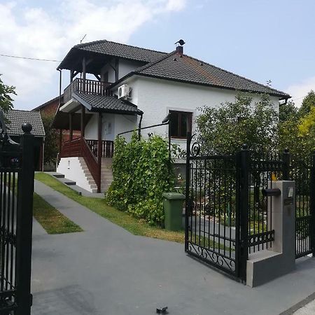 Holiday Home Baotic Velika Mlaka Buitenkant foto