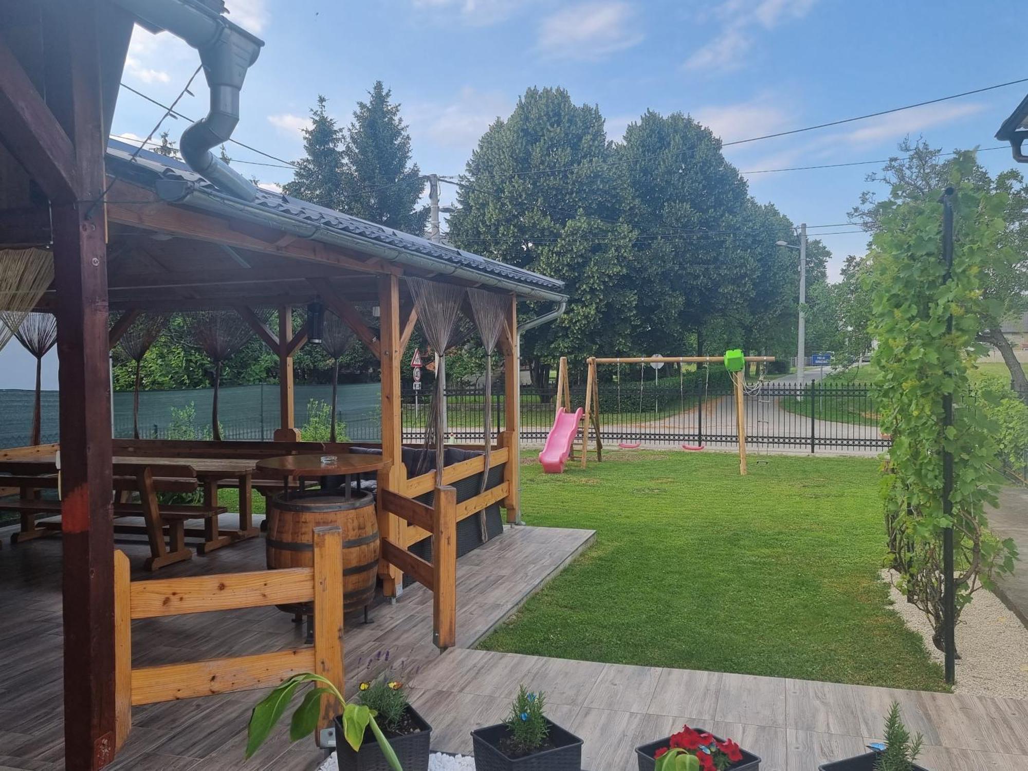Holiday Home Baotic Velika Mlaka Buitenkant foto